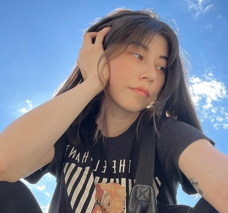 Path Wei_ star art gallery