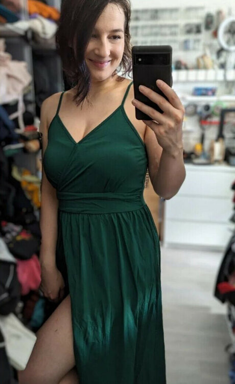 Haselnuuuss sex model photo