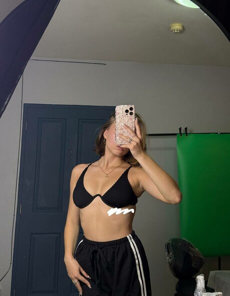 kitty wife onlyfans sex pic