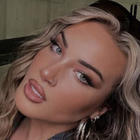 Eileensziv top model pic