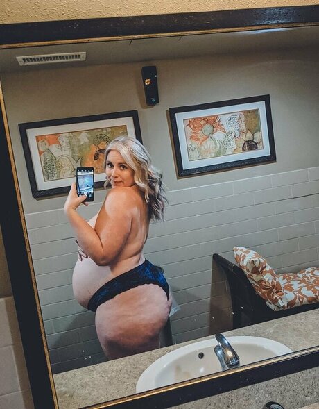 Platinum Silver nude thumbnail