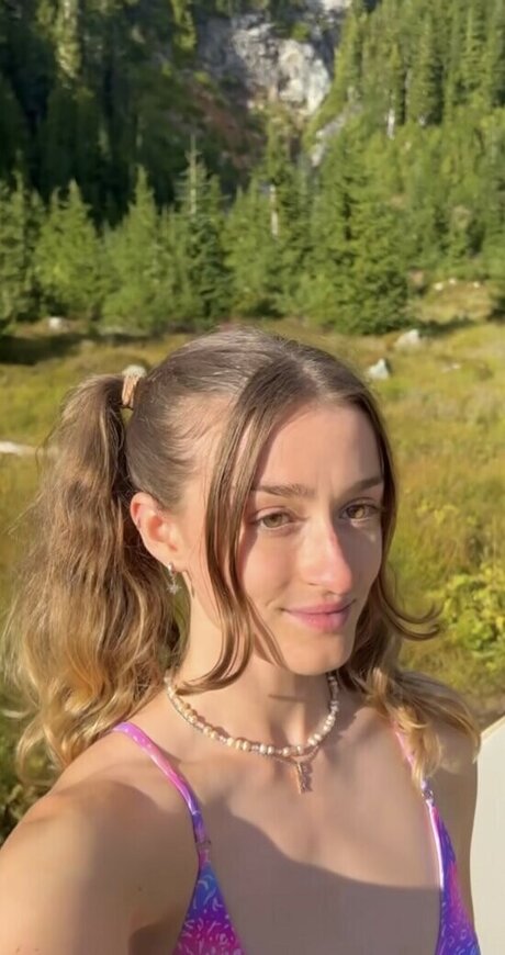 rhiannonhikes model free picture