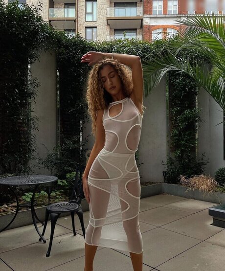 Jazmine Dyer star top images