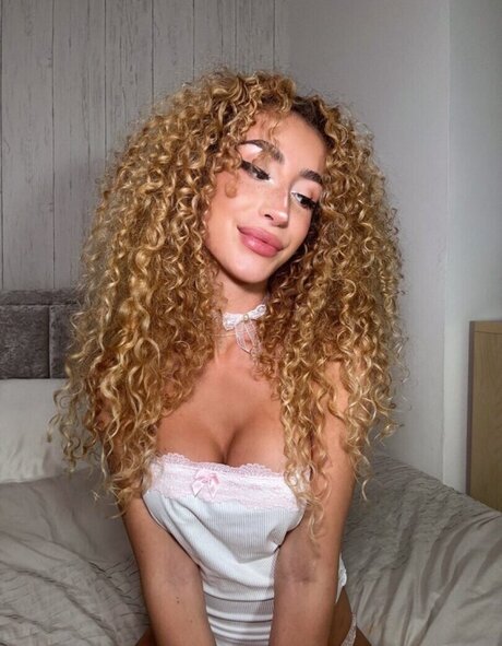 Jazmine Dyer hot model images