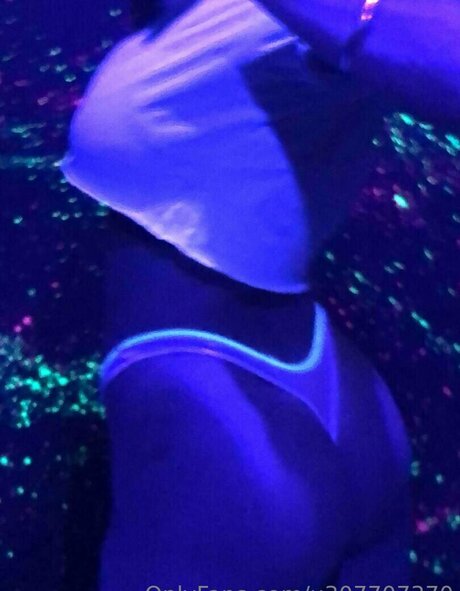 leasanz pretty pornstar pic