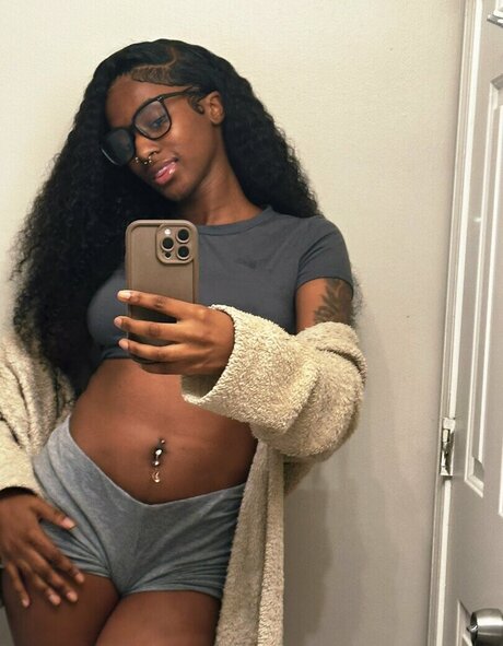 lauryntierre pornstar naked picture