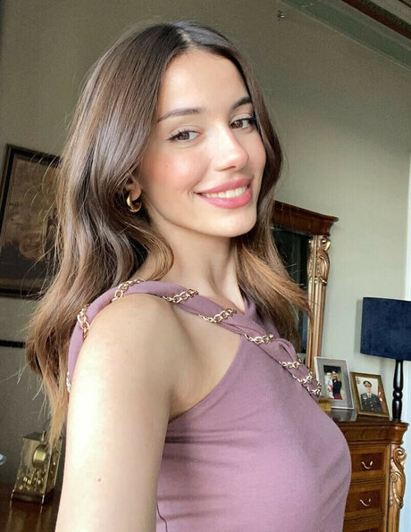 ebrarkrbkn naked actress pictures