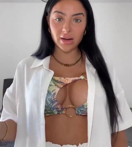 Leyla Lahouar erotic star image