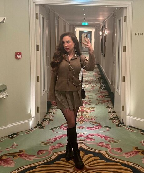 mom daughter onlyfans hot pic