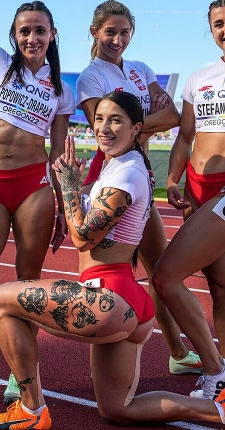 Ewa Swoboda model art pics