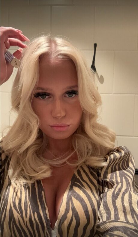 feet licking onlyfans naked photo