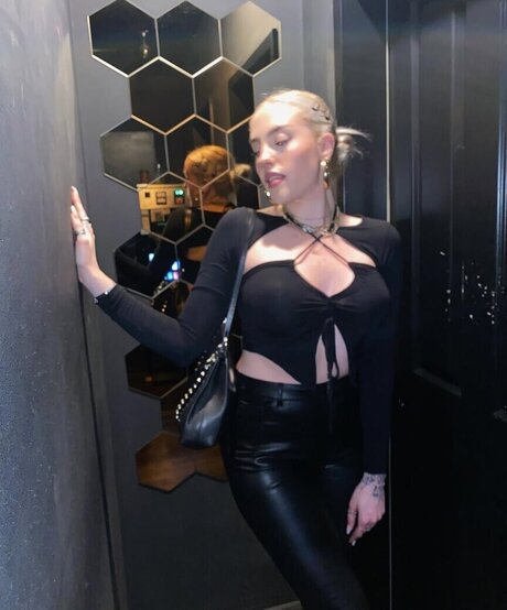 asian findom onlyfans nice picture