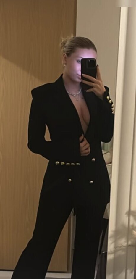 housewife onlyfans sexy nudes pictures