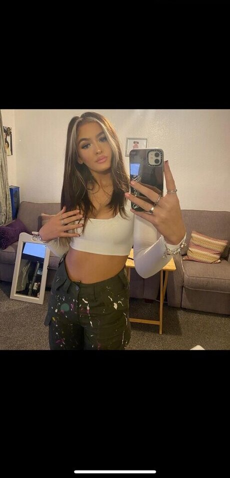 danielleelou erotic pornstar img