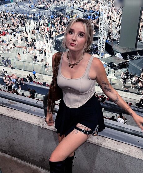 MinusElf model sex pictures