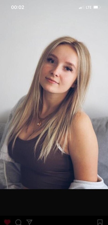 MinusElf model hot galleries