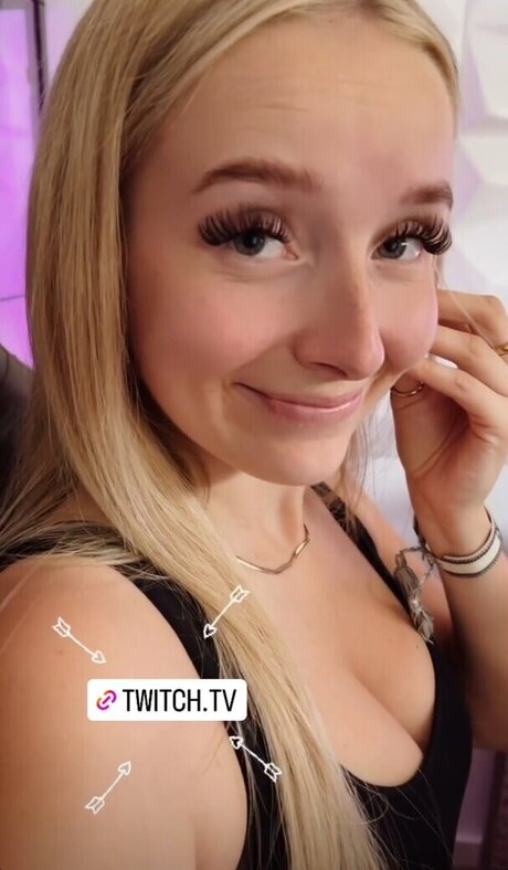 MinusElf model nudes photos