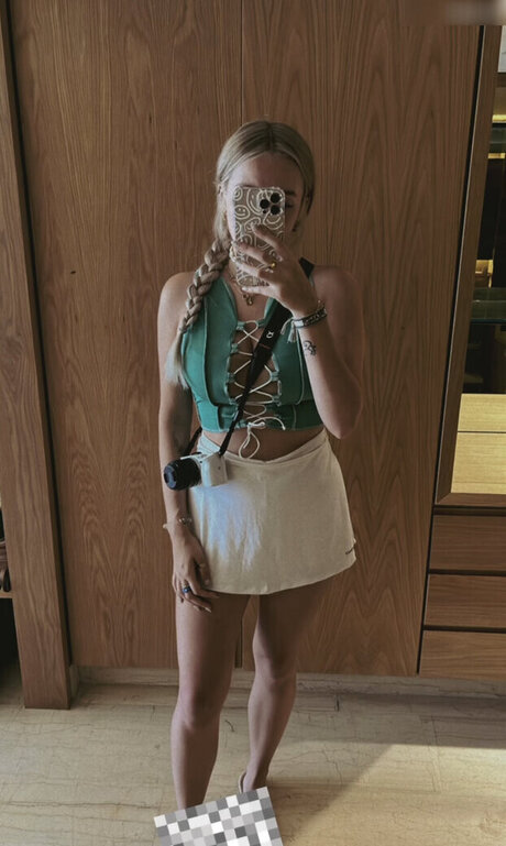 MinusElf nice actress picture