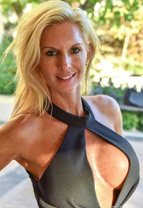 blonde trans onlyfans hot nude images