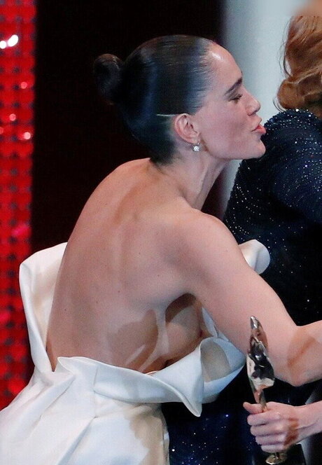 OOPS International high quality actress photos