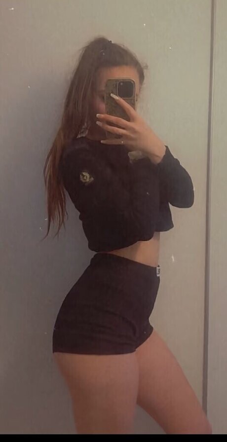 famous onlyfans free nude pic