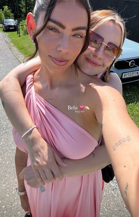 girlfriend onlyfans hot naked pictures