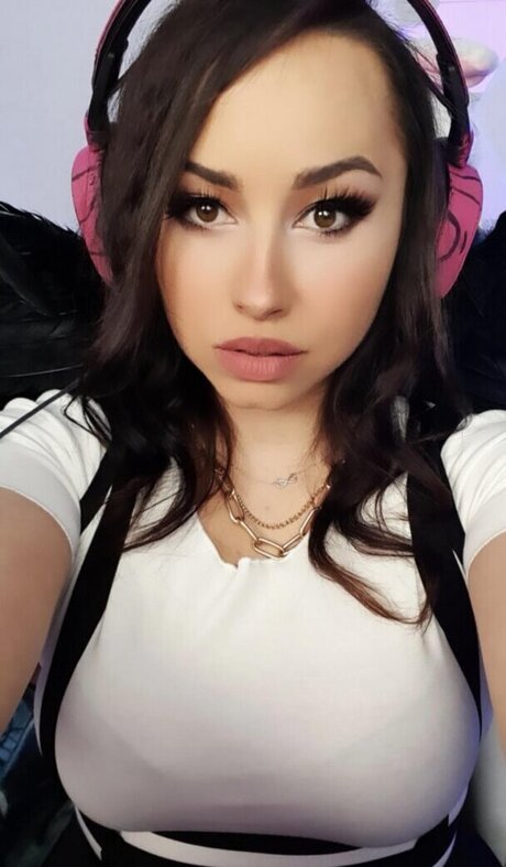 Bunnygirl erotic model photos