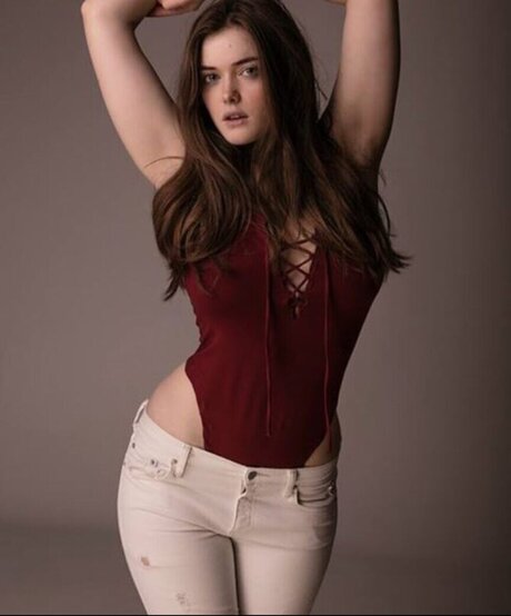 Sophie Thomas star porn photo