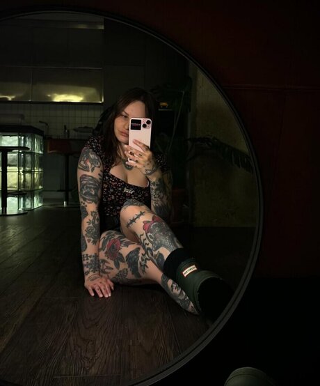 queenbellatrixx beautiful model img