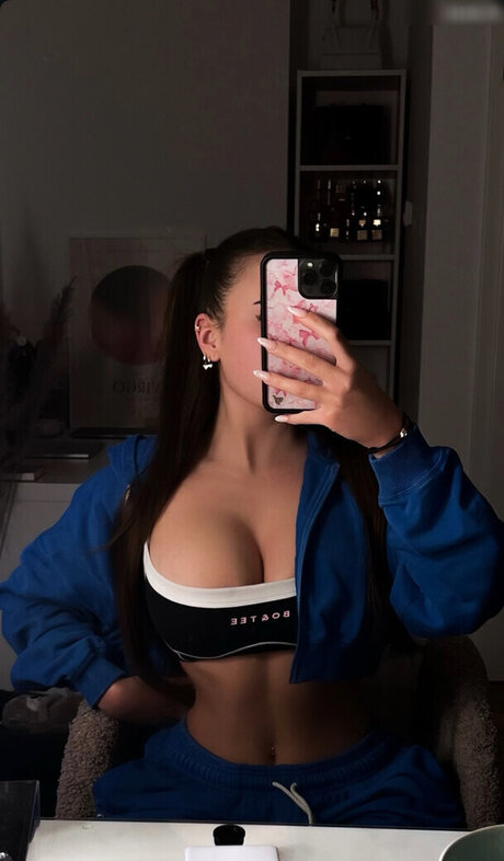 Luisa Senn naked pornstar pic