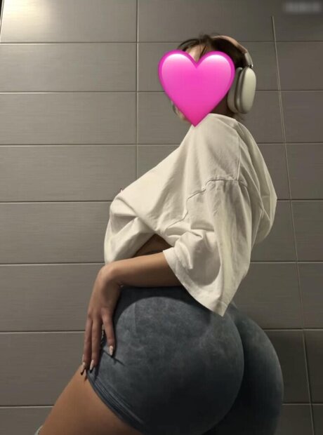 Luisa Senn adult model galleries