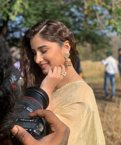 Rasha Thadani beautiful actress photo