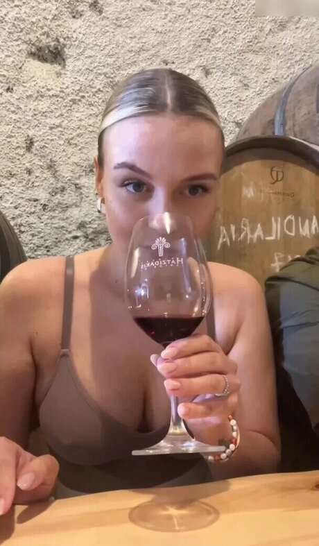 brunette doggystyle onlyfans nice pic