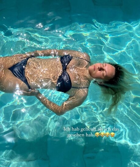 Dagi Bee model porn pic