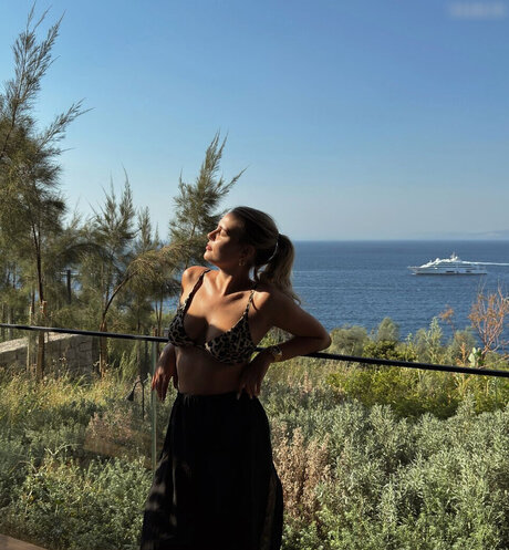 Dagi Bee beautiful pornstar pic