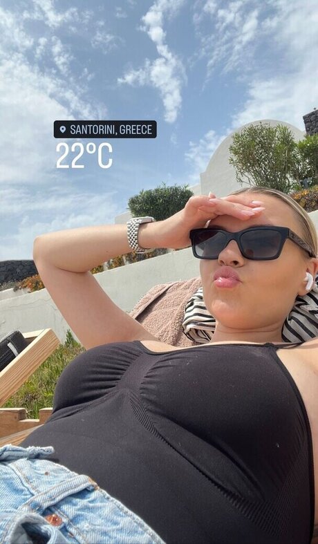 Dagi Bee star high quality images