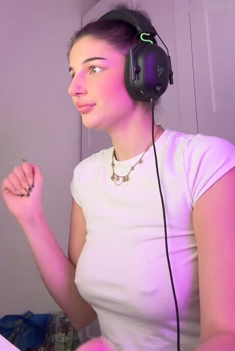 Nikelein pornstar picture