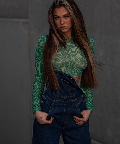 Tizeax exclusive star photo