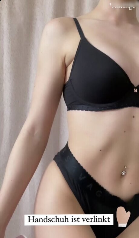 teen topless onlyfans naked picture