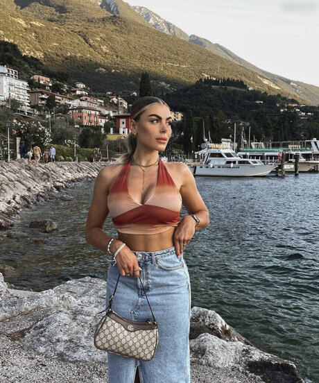 tight onlyfans beautiful naked image