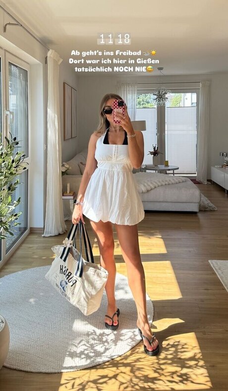 Lenaknk model adult photo
