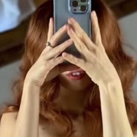 Red Fox Evelyn top model img