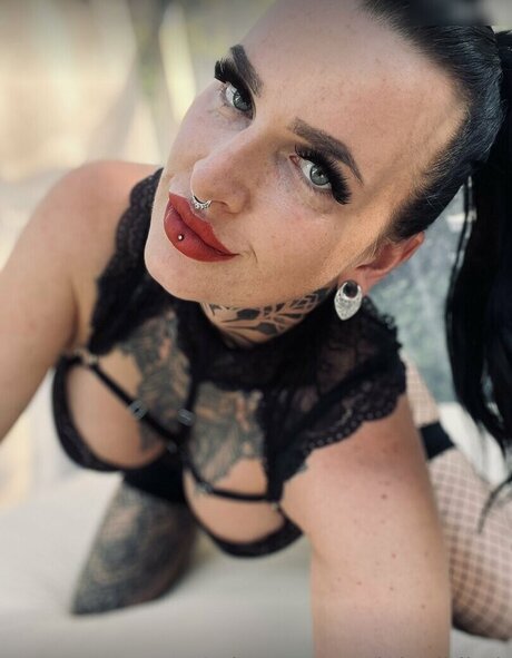 inkedbiitch pretty model images