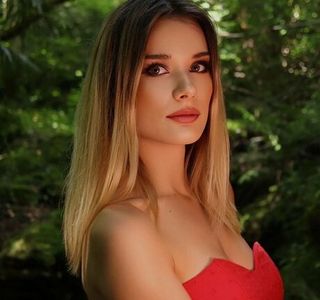 Starling ASMR model nice gallery