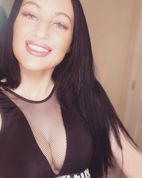 Laura Elizabeth porn model archive