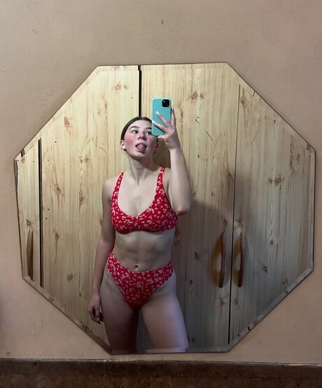 influencer onlyfans nudes picture
