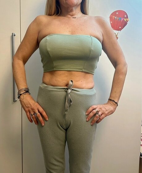 popular trans onlyfans nude photo