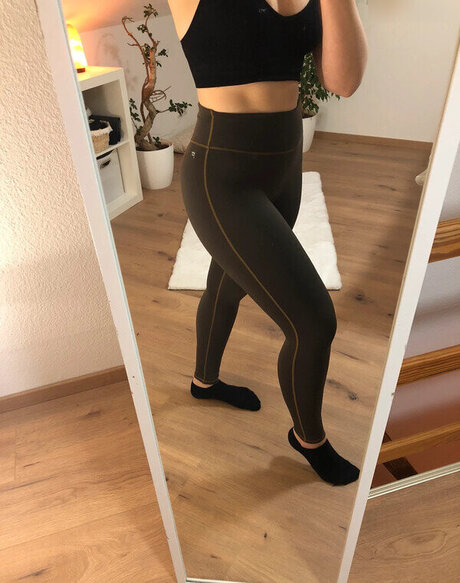 brunette milf onlyfans hot porn img