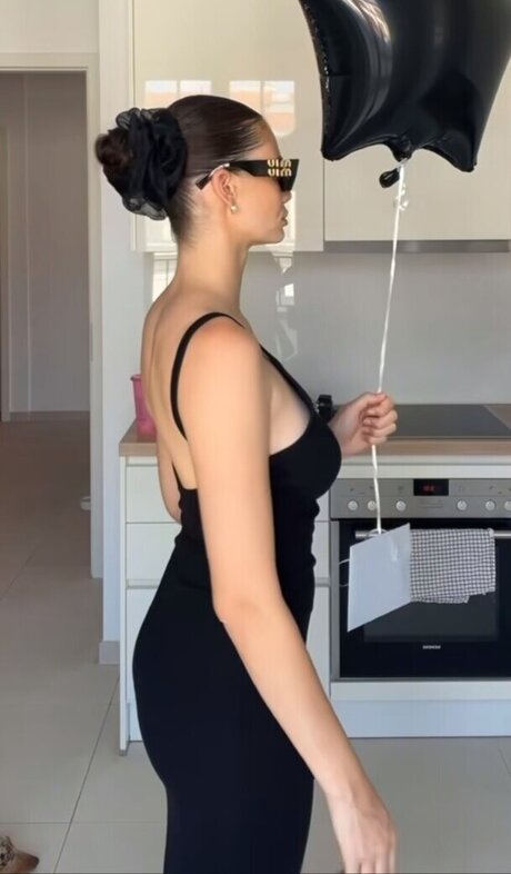 moms onlyfans pornographic photo