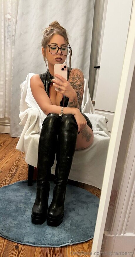 mother onlyfans free nude photo